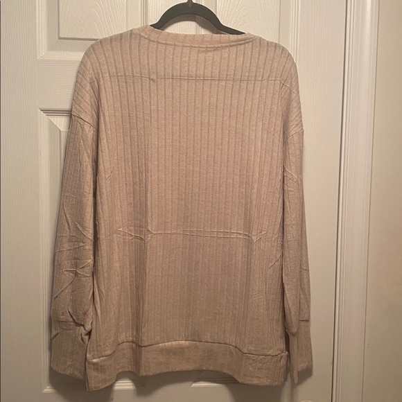 Beige V-Neck Ribbed Top…size XL - Picture 2 of 5